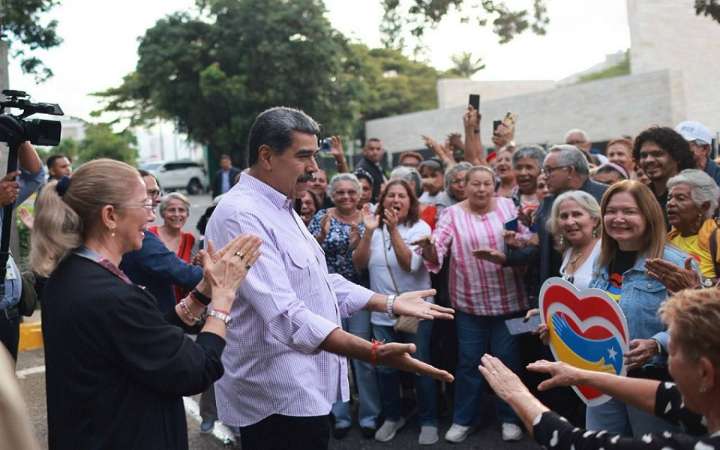 Presidente Maduro entrega residencia Oficial La Viñeta a la Gran Misión Abuelas y Abuelos de la Patria