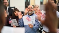 Entra en vigencia un requisito indispensable que hará “más difícil” la aprobación del documento migratorio siguiente a la green card