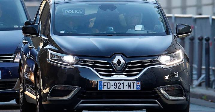 Nicolás Sarkozy entra en la cárcel parisina de La Santé