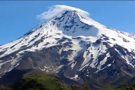 Buscan a dos personas perdidas en el volcán Lanín
