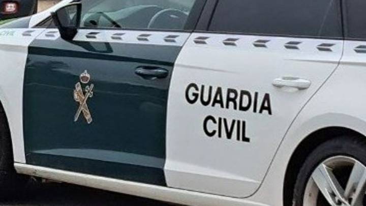 Detenido un matrimonio que viajaba con dos menores en un coche con casi 100 kilos de droga
