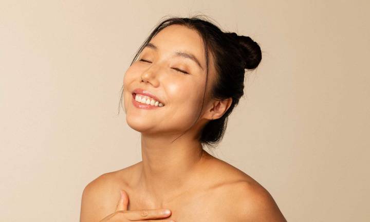 This Holistic Esthetician With Amazing Skin Uses This Magical Ingredient Daily