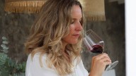 De Tesla a los viñedos: Alba Abiega apuesta por Asturias para emprender su proyecto vitivinícola