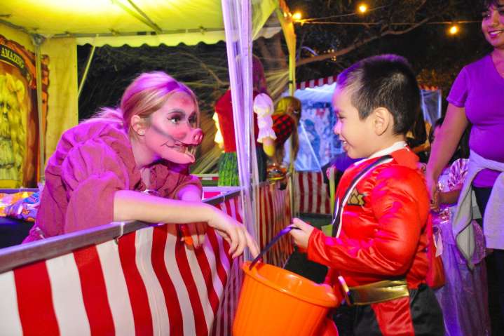 Why trick-or-treaters may bag more gummy candy than chocolate this Halloween