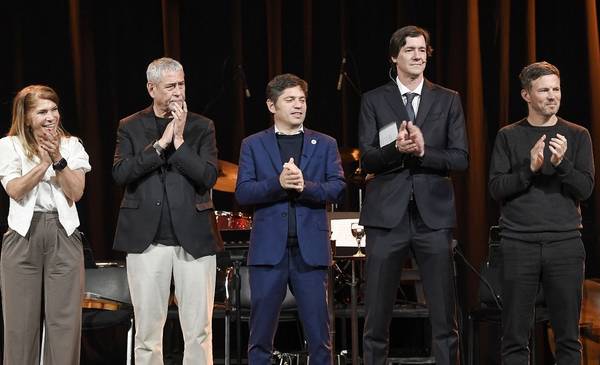 Junto a empresarios industriales, Kicillof criticó a Milei: "Exterminio de la industria"