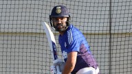 IND vs AUS, 2nd ODI: Was Rohit Sharma Trying To Invite Paparazzi Into The Bus After Team India Reached Adelaide? Check Video