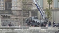 Así sucedió el impactante robo en el museo del Louvre: 7 minutos y una grúa sospechosa