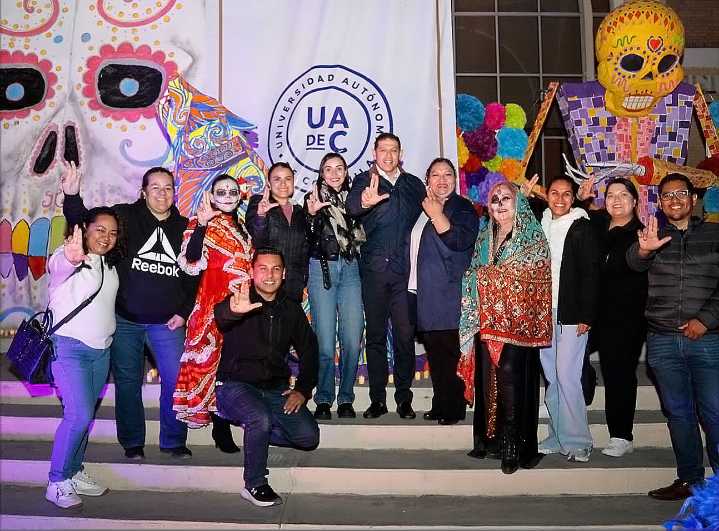 Inauguran el Festival de Día de Muertos Luminarias del Alma en la explanada de Rectoría de la UA de C