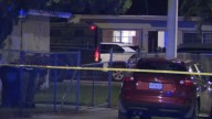 Man reportedly barricades self in Fort Lauderdale home after shopping plaza shooting that injured 1