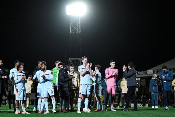 Brentford aplastó al Grimsby Town y avanzó a los cuartos de final de la Copa de La Liga