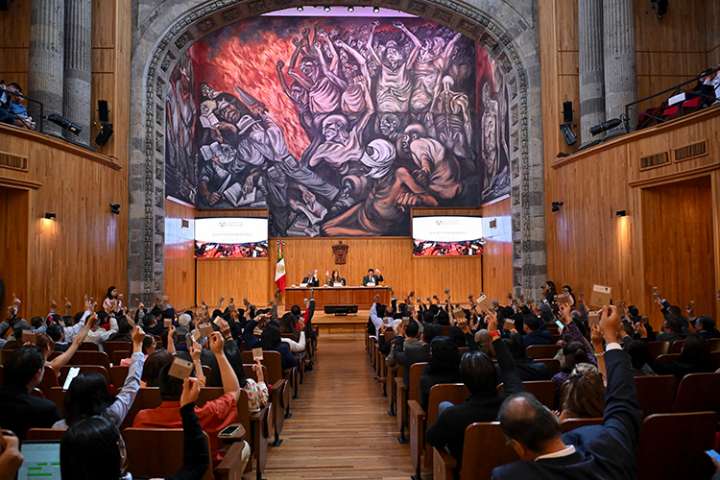 Serrat, Padura y Caparrós, ‘Honoris Causa’ de la UdeG