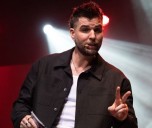 Soltero 2.0 “Modo Cupido” el unipersonal de stand up de Juampi Gon este domingo