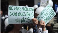 Presunto abusador fue evacuado en tanqueta tras intento de linchamiento en Bogotá