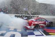 Byron outduels Blaney for victory at Martinsville and NASCAR Championship 4 berth