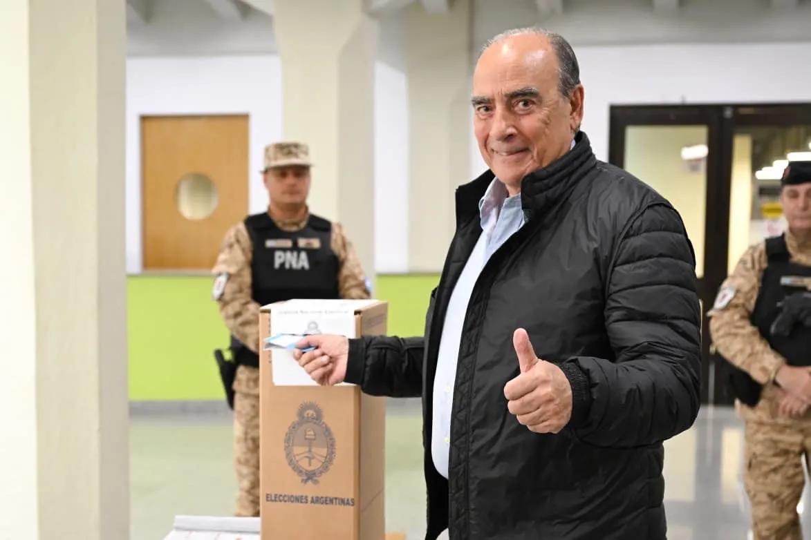 Guillermo Francos votó y evitó las preguntas sobre el cambio de Gabinete: "Es el Presidente quien decide todo"