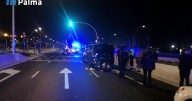 Investigan a un motorista por conducir sin carné y cuadruplicar la tasa de alcohol tras sufrir un accidente en el Paseo Marítimo