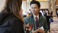 ICE agents point gun at state Rep. Hoan Huynh in Albany Park