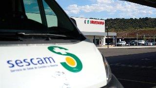 Seis heridos al chocar un coche contra la terraza de una cafetería en Fuensalida