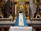 Argentinos peregrinan masivamente a la Basílica de la Virgen de Luján (+Fotos)