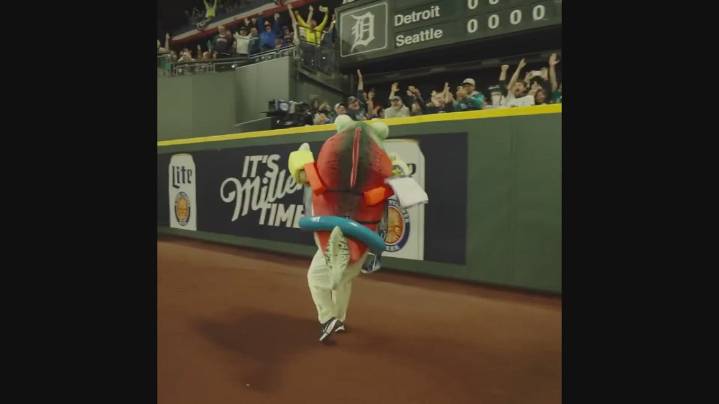 Harrell proclaims ‘Humpy Day’ ahead of Mariners rally for Game 4