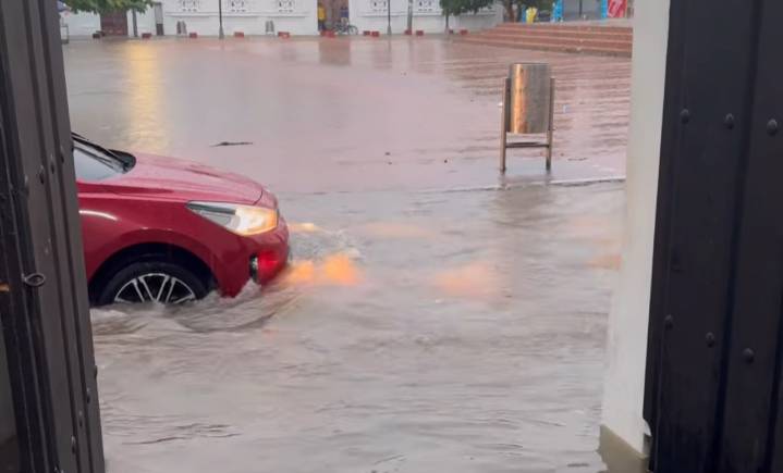 Caos total en Santa Marta: lluvias dejan calles inundadas, casas anegadas y alcantarillados colapsados