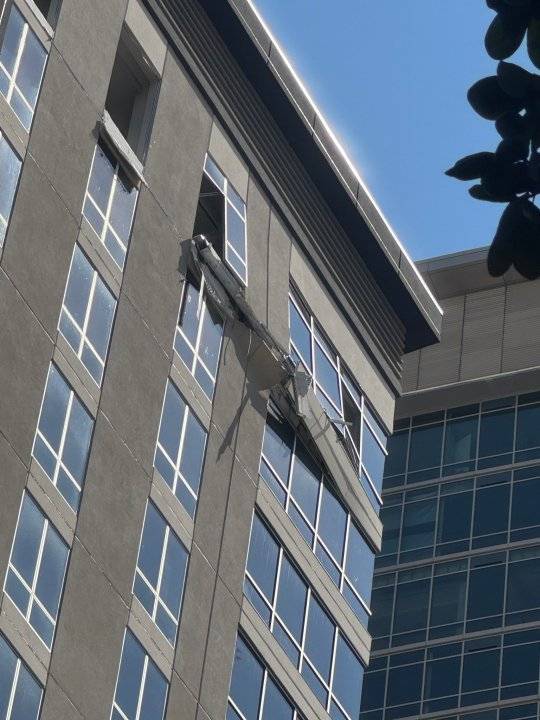 BREAKING: 5 injured after explosion of building in downtown Houston, HFD says