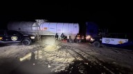 Descubren a dos huachicoleros ordeñando ducto de Pemex en Coahuila