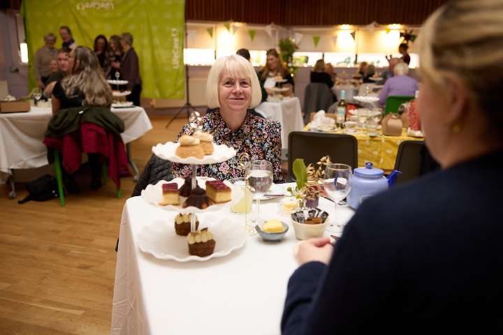 Lannan raises a lot of dough for LifeCare