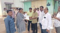 ₹5 lakh ex gratia handed over to kin of Kurnool bus fire accident victims