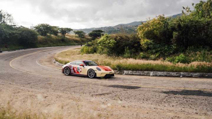Gael García debuta en Carrera Panamericana y lo acompaña piloto poblana