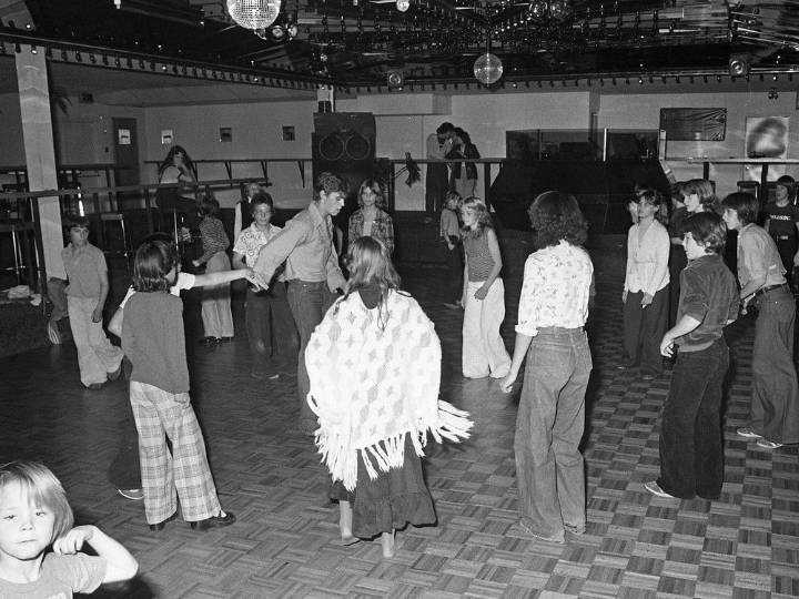 Saskatoon disco open to different age groups in 1978
