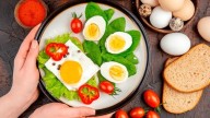 Los argentinos comen 380 huevos por año y ya hay más gallinas ponedoras que habitantes