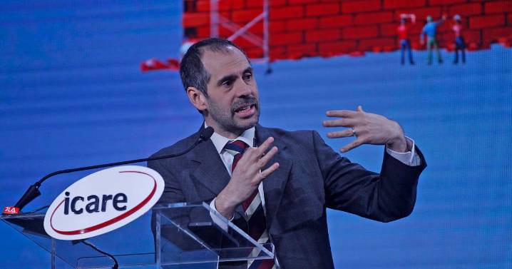 Explicado en fácil: los pros y contras de la propuesta del gobierno de eliminar la glosa republicana