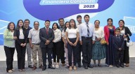 Jóvenes emprendedores de varias regiones del país reciben becas para transformar su futuro