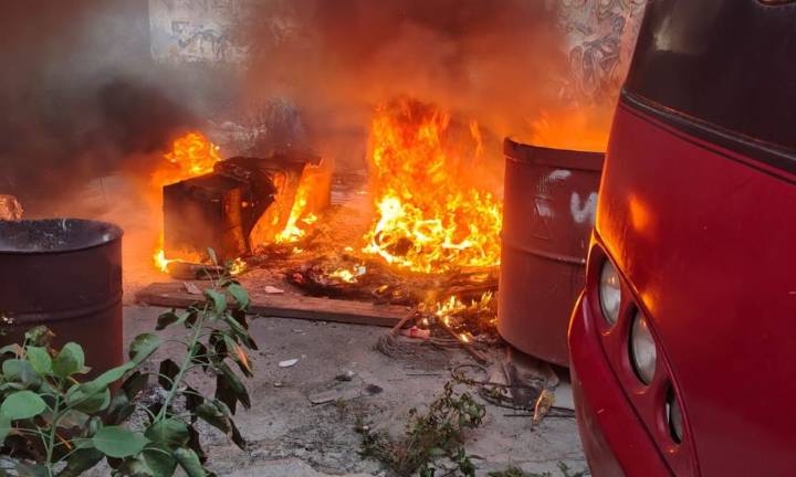 Atiende Protección Civil incendio registrado cerca de avenida Universidad