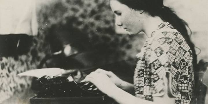 El misterio de la niña prodigio que escribió una aclamada novela a los 12 años y luego desapareció sin dejar rastro