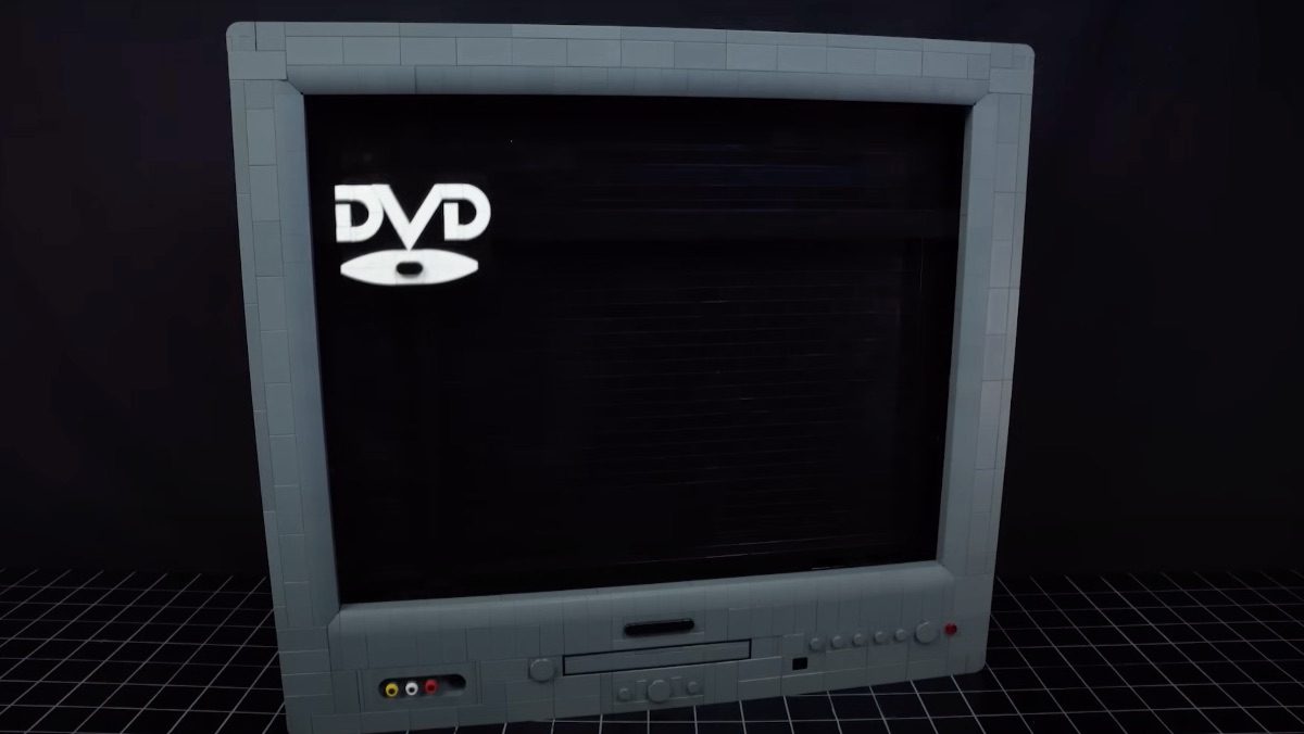 This Hypnotic DVD Screensaver is Built ENTIRELY From LEGO