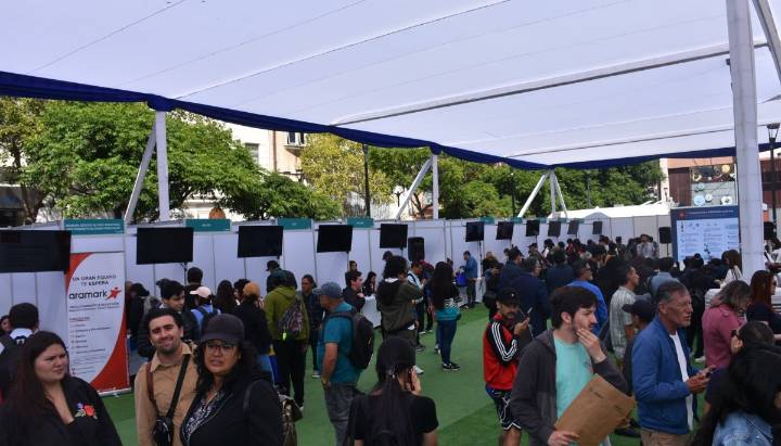 Más de 3 mil cupos laborales ofrecerá este jueves la Feria Laboral del Sence en Viña del Mar