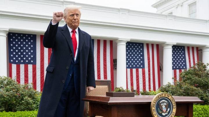 White House Confirms Government Shutdown, Blames Democrats