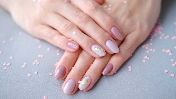 El color de uñas que potencia tu energía y que más te favorece según tu signo zodiacal