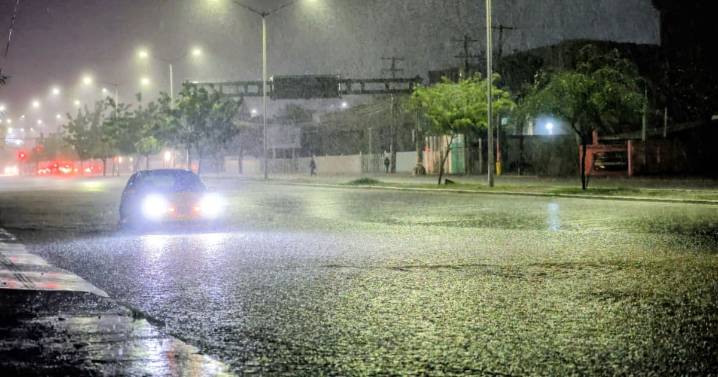 Bomberos de Hermosillo atendieron 40 emergencias incluyendo colapsos de casas tras fuertes lluvias durante el fin de semana