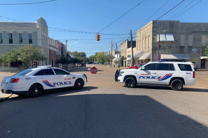 4 killed, 12 injured in Mississippi mass shooting