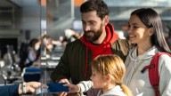 Comenzó el nuevo sistema para entrar a Europa: cómo es (ya no sellarán los pasaportes)