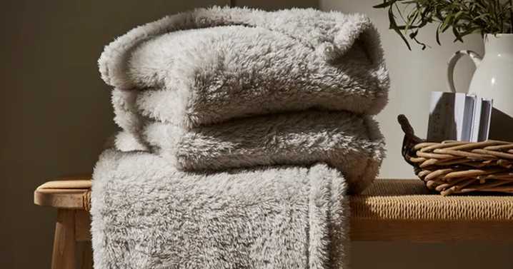 Dunelm buyers can get a 'cosy' teddy fleece throw for £3 with little