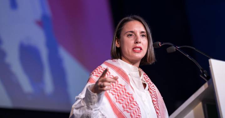 Irene Montero, increpada al llegar a la Universidad de Granada