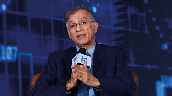 'India will move beyond services, create Apples of the world': Hiranandani on Trump tariff