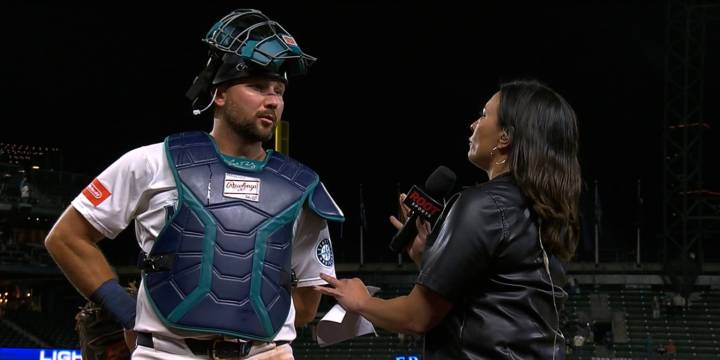 Cal Raleigh's one knee catching playoff impact