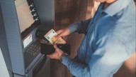 Ni 500 ni 800 euros: la cantidad máxima que puedes sacar del dinero sin que Hacienda vaya a por ti