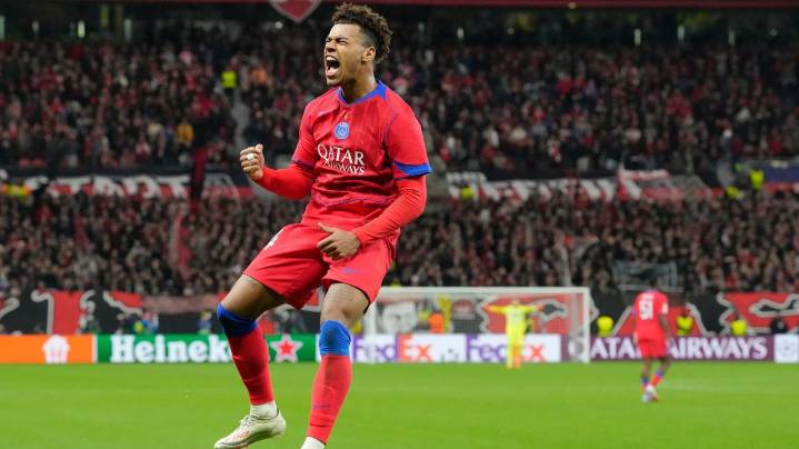 Leverkusen vs. PSG turns into chaos after 5 goals, two red cards and two penalties in the first half