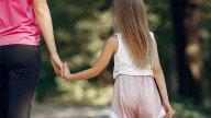 Las mujeres que crían solas a sus hijes